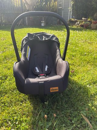 Carrito Bebé Kiduku Negro y Dorado