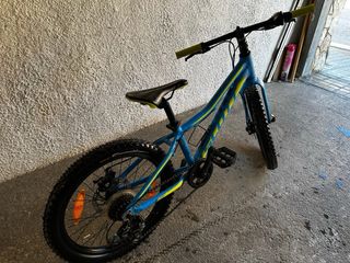 Bicicleta Scott Scale Plus 20