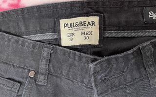PANTALON NEGRO AJUSTADO DE PULL&BEAR