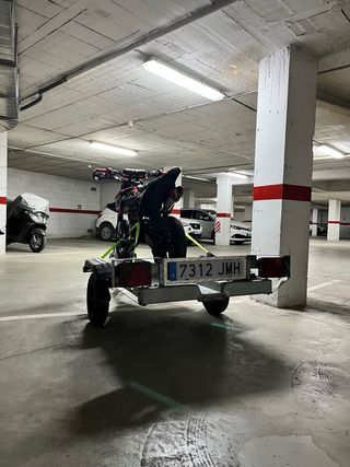 Remolque ligero para una moto.