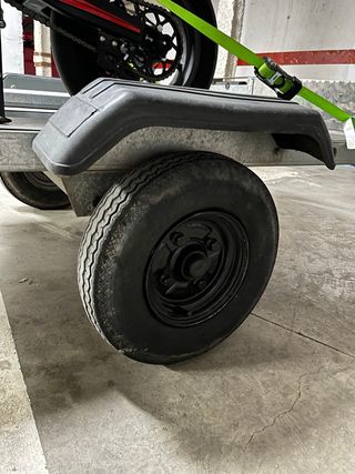 Remolque ligero para una moto.