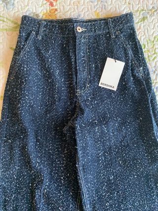 Jeans Bershka baggy textura azul (T. 36)