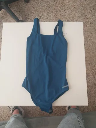 Bañador Nabaiji niña azul sin usar