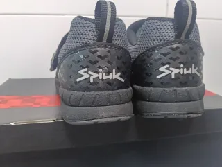 Zapatillas spinning demujer negras y grises