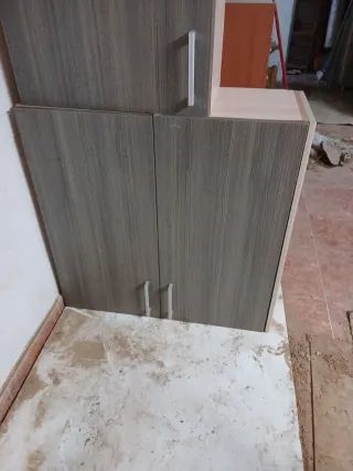 Armarios de cocina madera y plástico