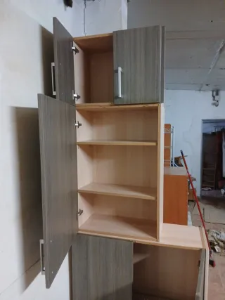 Armarios de cocina madera y plástico