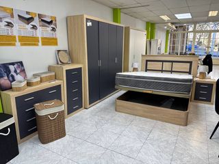 Completo camera da letto marrone e nero