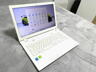 Portátil Gaming Toshiba Corei5 16GB RAM 256GB SSD