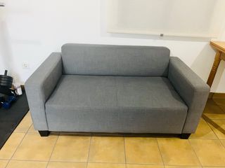 Sofá gris de tela como nuevo
