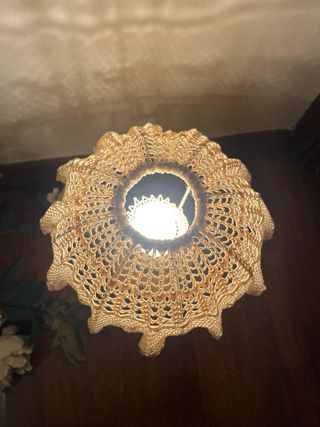 Lampada vintage con paralume in pizzo