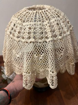 Lampada vintage con paralume in pizzo