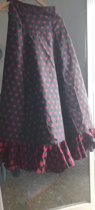 Falda flamenca lunares y volantes
