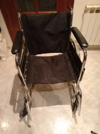 Silla de ruedas funciona bien venta en persona