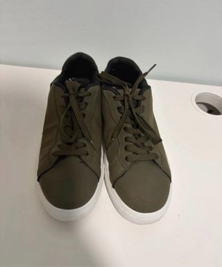 Zapatos verdes estilo casual