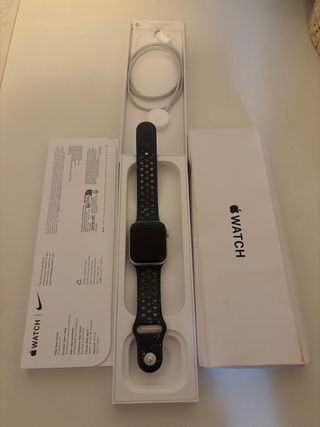 Apple Watch SE 44mm Plata