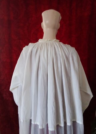 Albas sacerdotales antiguas hilo y tul bordado