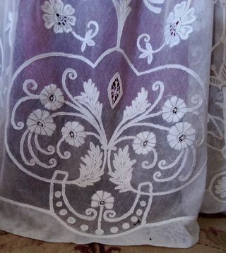 Albas sacerdotales antiguas hilo y tul bordado