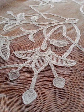 Albas sacerdotales antiguas hilo y tul bordado