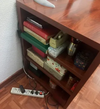 Mesa de despacho de madera