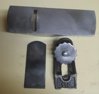 Cepillo de carpintero pequeño 110