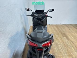 YAMAHA XMAX 125