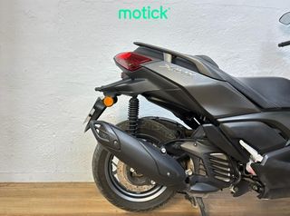 YAMAHA XMAX 125