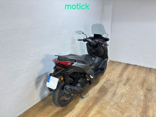 YAMAHA XMAX 125