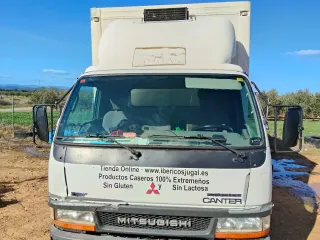 Mitsubishi Canter 2004