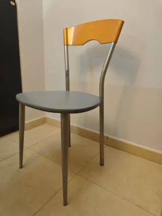 Mesa extensible madera y metal y 4 sillas