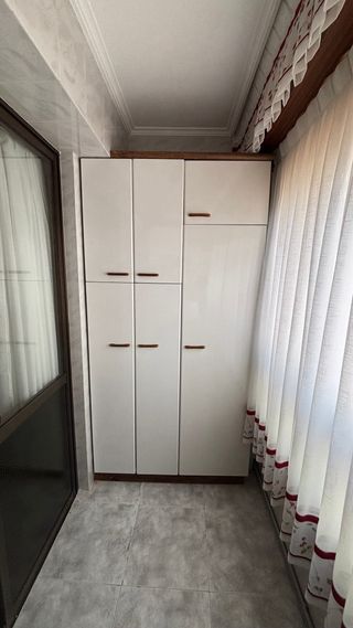 Mueble de Almacenamiento Blanco y Madera