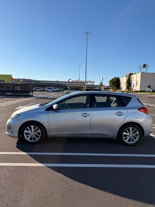 Toyota Auris 2014