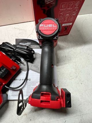 Milwaukee M18 Fuel Atornillador de impacto nuevo