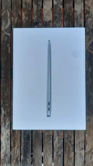 Caja MacBook Air 13 + Bolsa pequeña