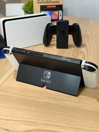 Nintendo Switch OLED Blanca + Funda + Accesorios