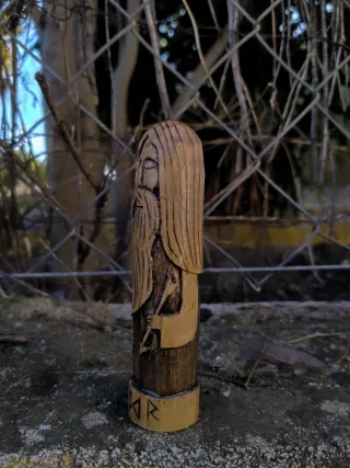 Figura tallada de Hodr