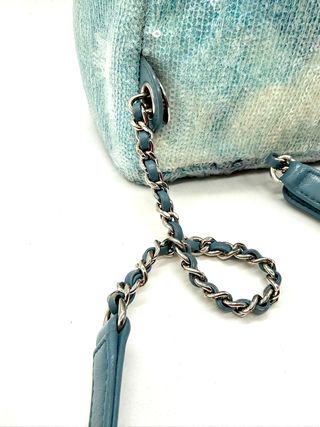 Borsa Chanel a tracolla con paillettes blu e argento