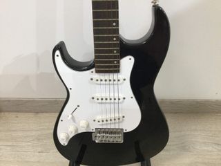 CHITARRA ELETTRICA GREG BENNETT MALIBU E20451