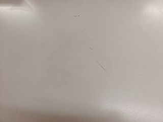 Tavolo da studio moderno con cassetti in metallo e legno