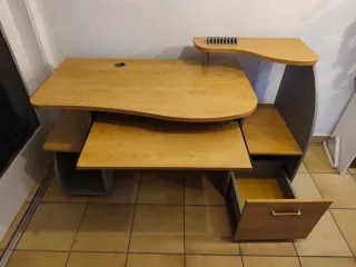 Escritorio de madera