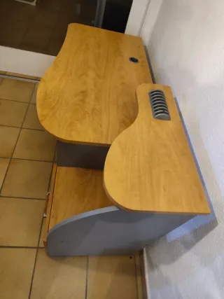 Escritorio de madera