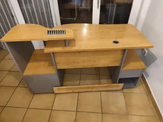 Escritorio de madera