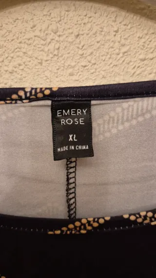 Camiseta Emery Rose Zigzag