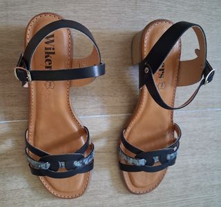 SANDALIAS WIKERS NEGRAS/PLATEADAS PIEL No 41