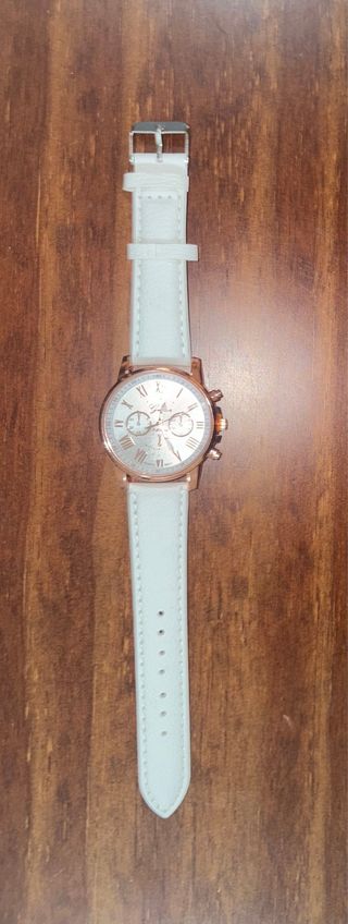 Relojes elegantes cuero NUEVOS