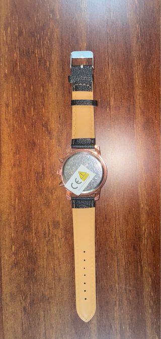 Relojes elegantes cuero NUEVOS