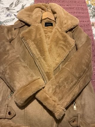 Chaquetón de borrego marrón y beige