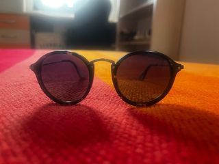 Gafas de sol, de una tienda Argentina.