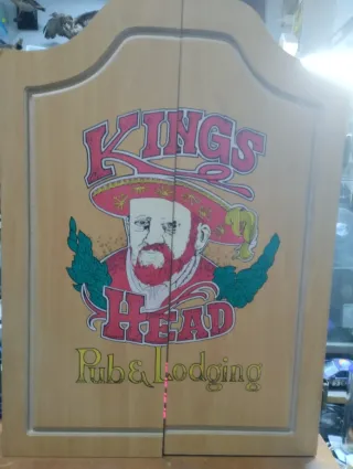 Diana KINGS HEAD Pub & Lodging