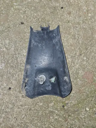 Tapa Batería Yamaha Aerox