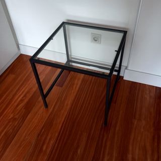 Juego 2 mesas auxiliares Ikea cristal/metal negro